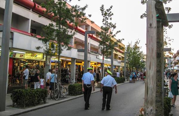 Shoppninggatan Bibione