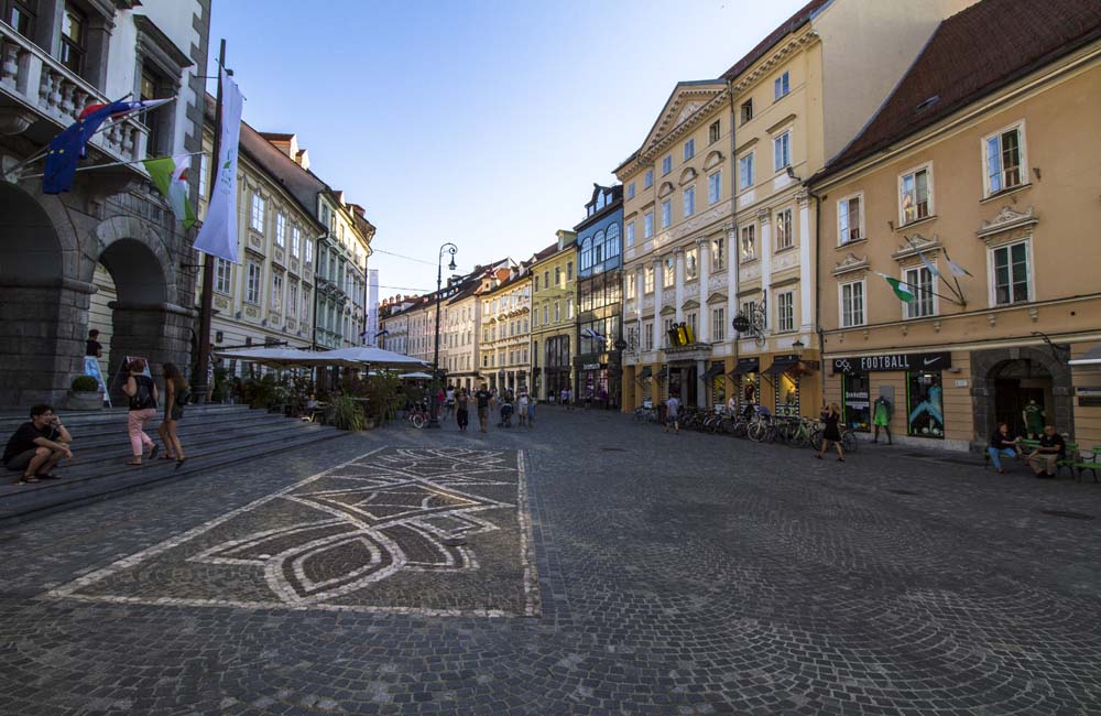 Mestni-torget åt sydväst