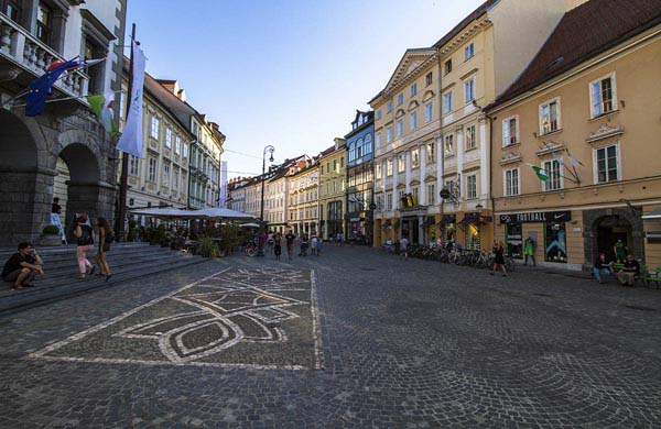 Mestni-torget åt sydväst