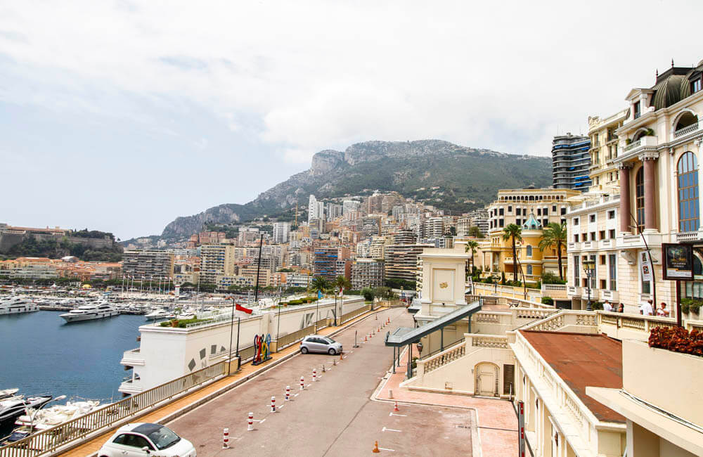 Vi över hamnen och Monaco
