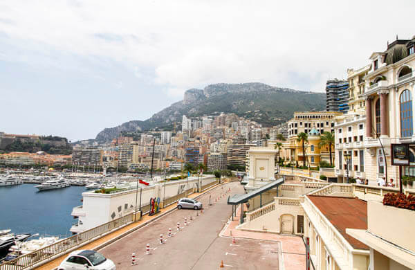 Vi över hamnen och Monaco