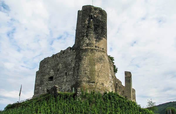 Ruinen av borgen Landshut i Bernkastel