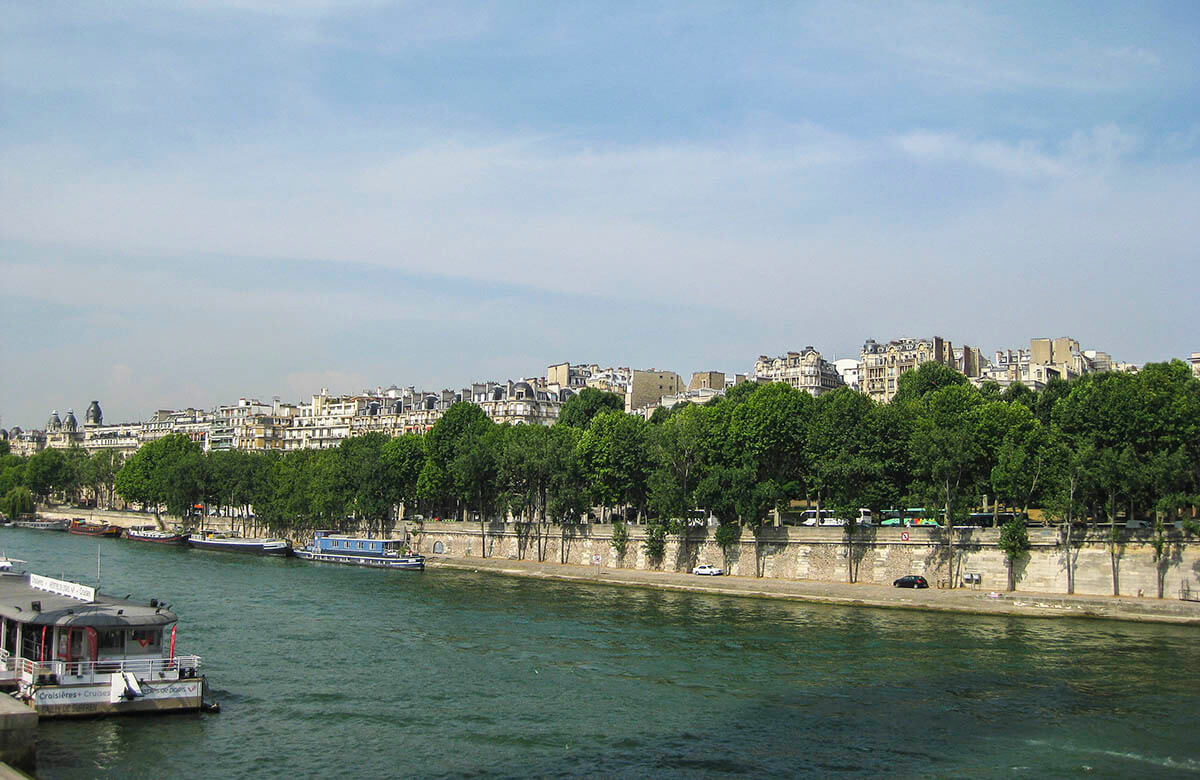 Floden Seine i centrala Paris