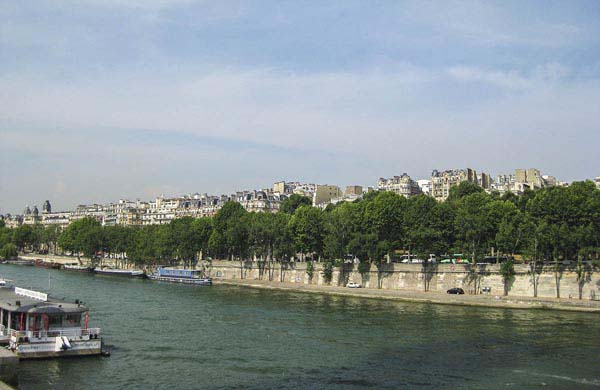 Floden Seine i centrala Paris